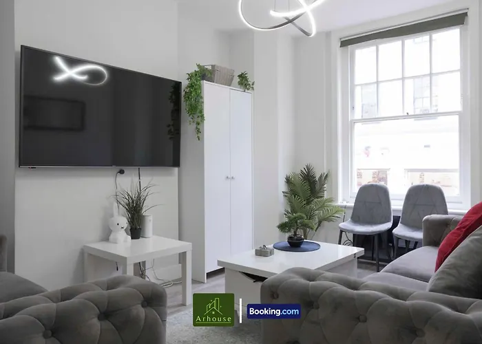 2 Bedroom Apartment By Arhouse Apartments Short Lets & Serviced Accommodation Oxford St With Free Wifi