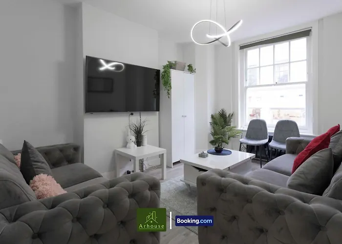 2 Bedroom Apartment By Arhouse Apartments Short Lets & Serviced Accommodation Oxford St With Free Wifi