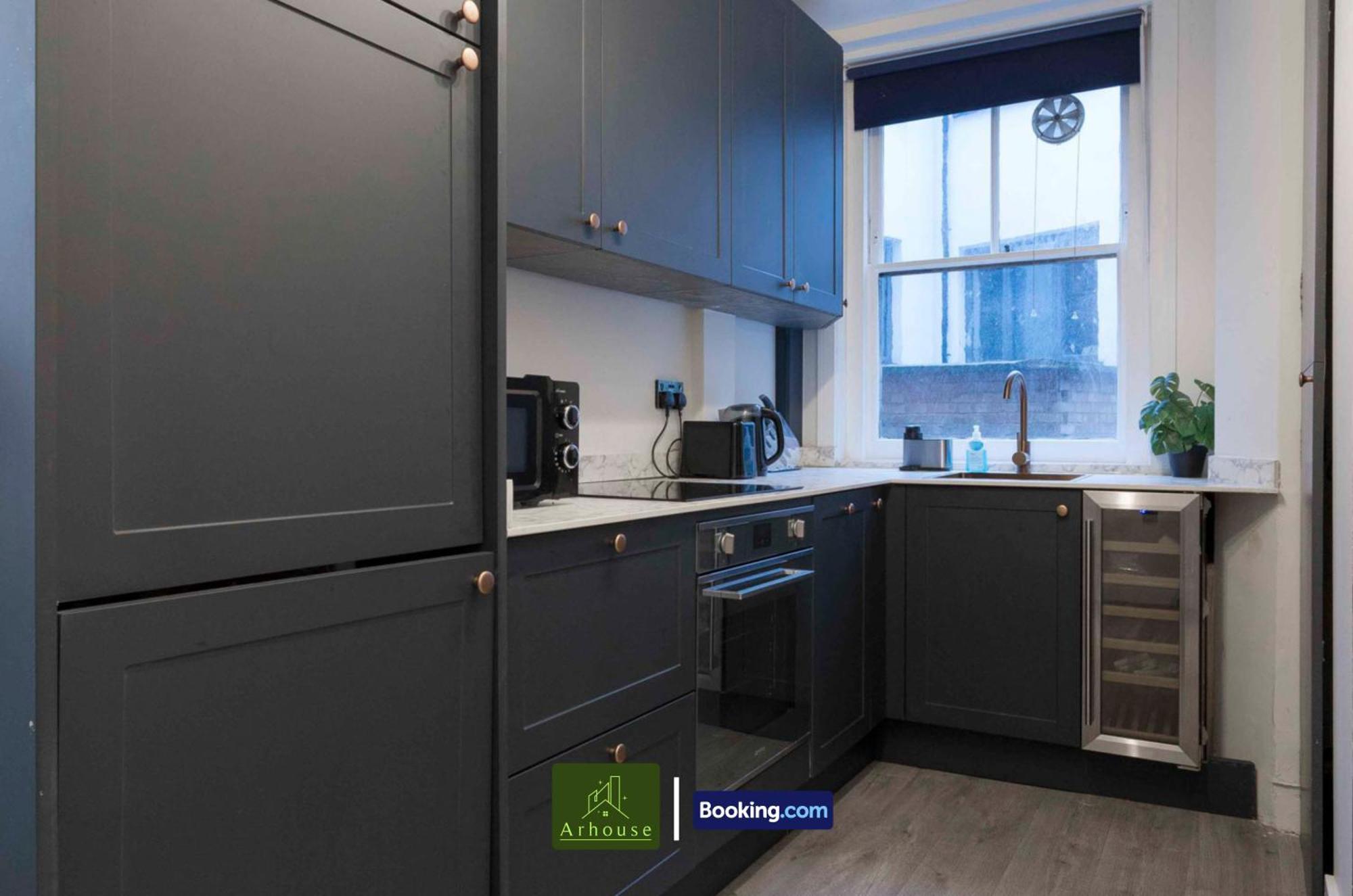 2 Bedroom By Arhouse Short Lets & Serviced Oxford St With Free Wifi Apartment