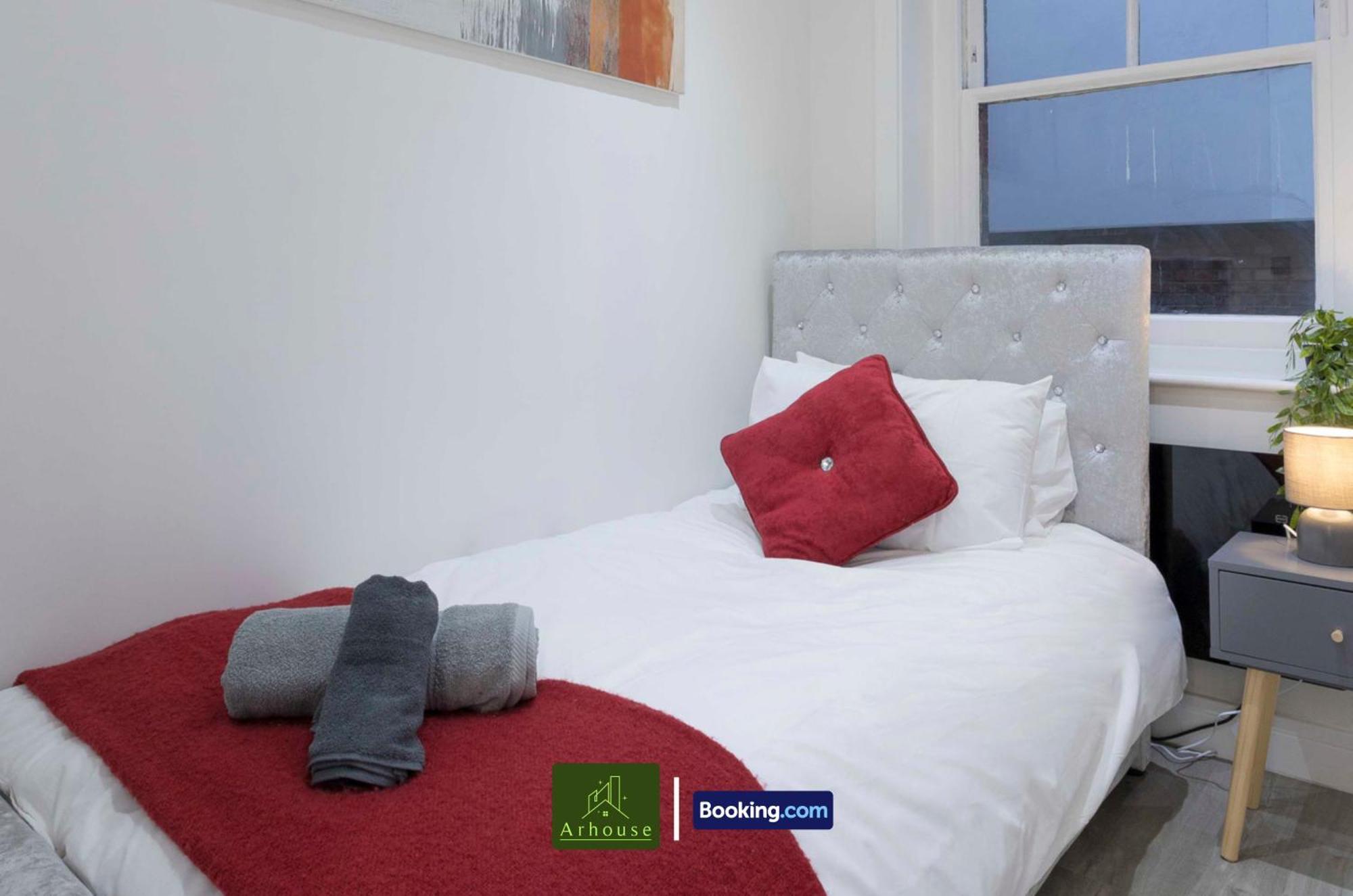 2 Bedroom By Arhouse Short Lets & Serviced Oxford St With Free Wifi Apartment *
